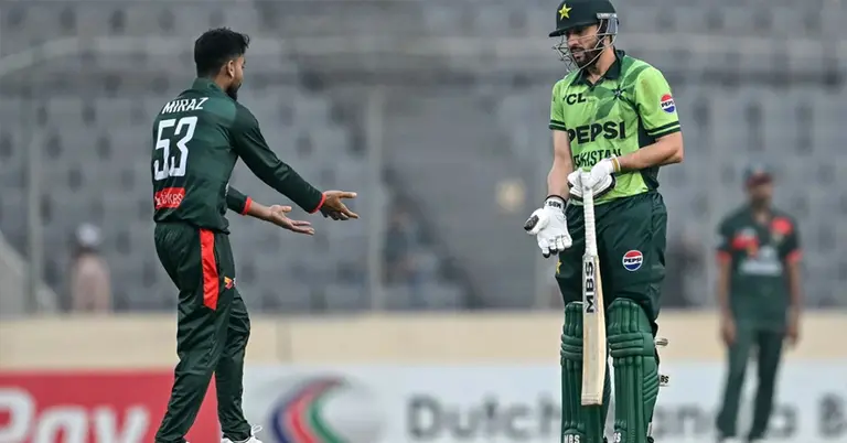 বাংলাদেশ-পাকিস্তান ম্যাচের একটি মুহূর্ত